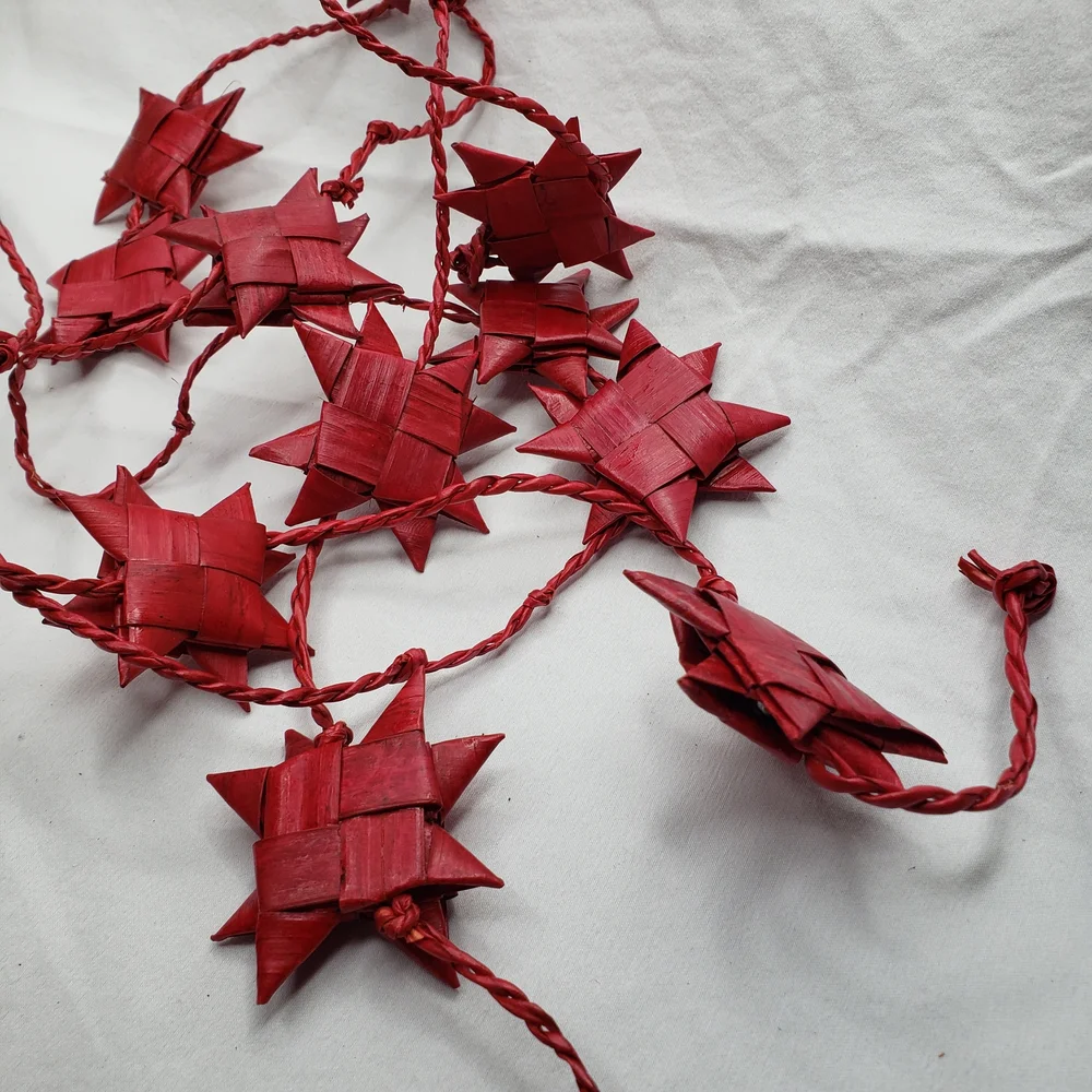 Red Star Holiday Garland Palm Leaf
